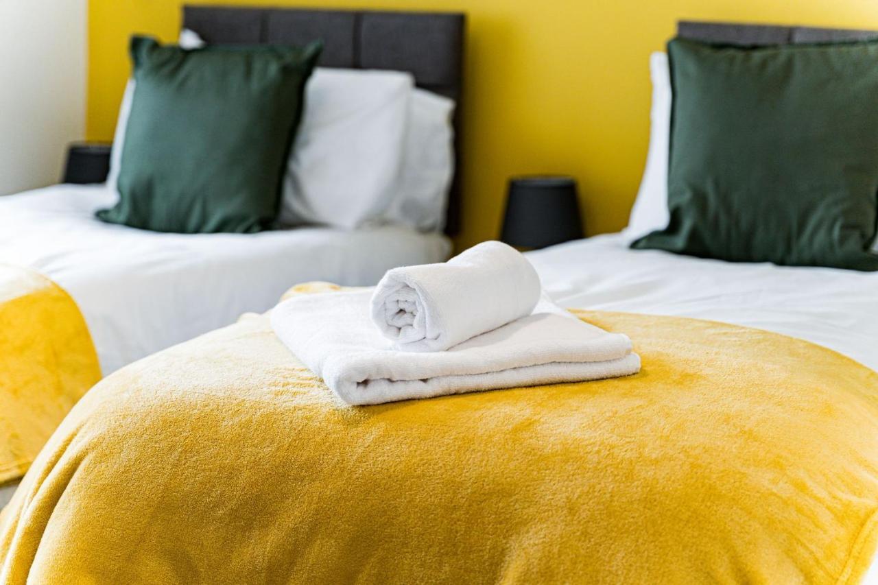 Special Rate For Bookings More Than 7 Nights, Warm Spacious Contractor House Near Liverpool City Centre Sleeps 8 Kitchen & Dining Room, Washing Machine Eksteriør bilde